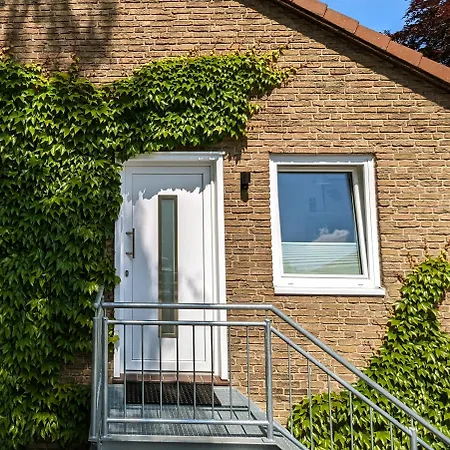 Mit Balkon In Hannover-ahlem * Hanóver